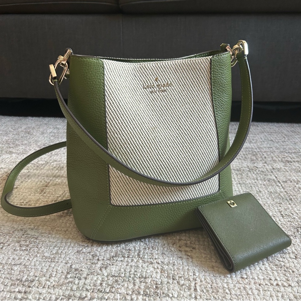 kate spade Olive Green and Cream Leather Shoulder Bag with Matching Wallet - Picture 2 of 9